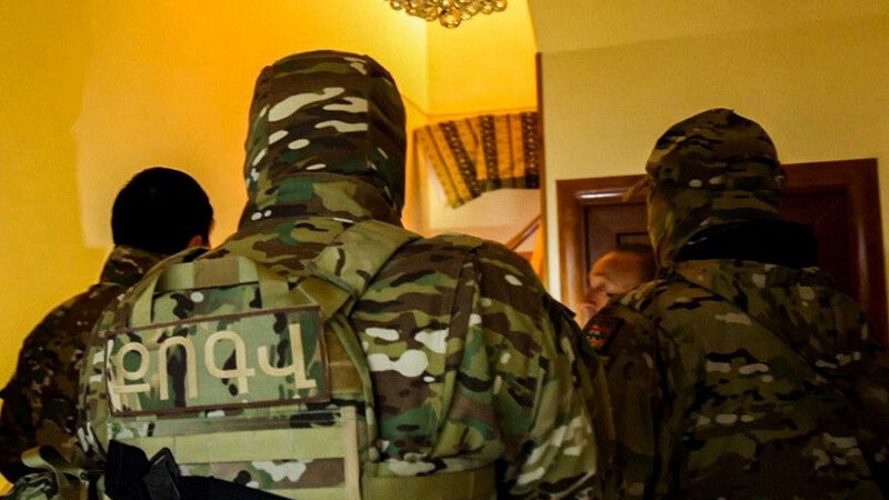 İrəvanda genişmiqyaslı axtarışlar aparılır