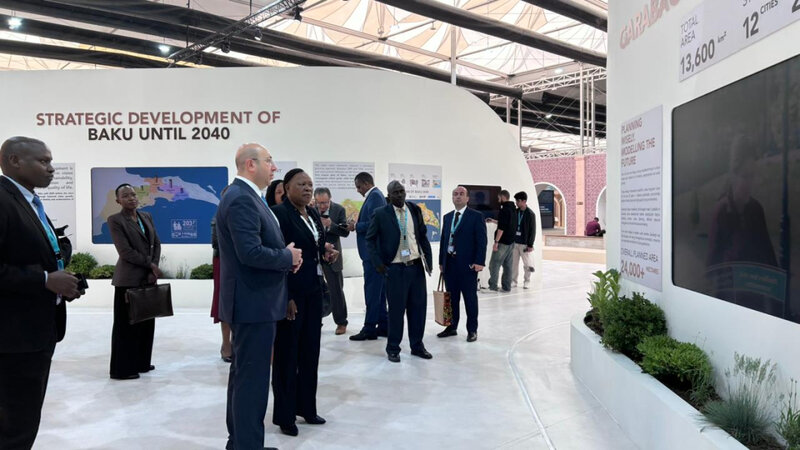 Keniya rəsmiləri WUF13 çərçivəsində “Urban Expo” sərgisi ilə tanış oldular