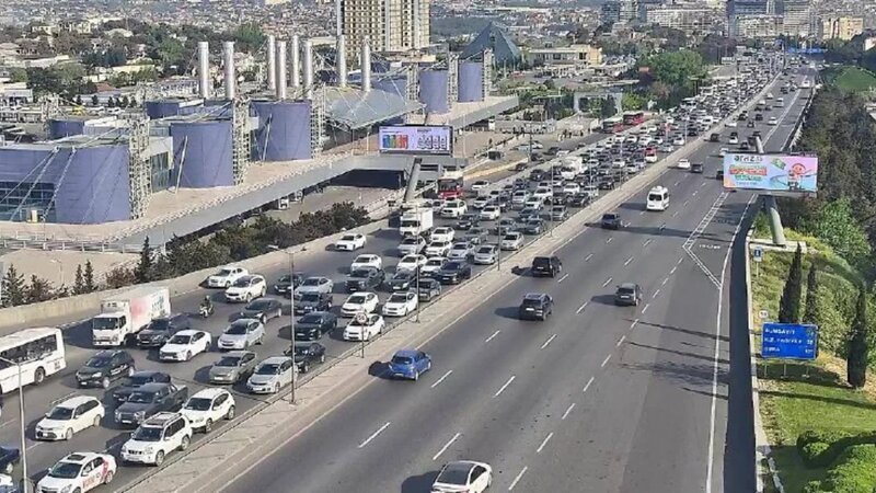 Bakının bu küçələrində sıxlıq var -