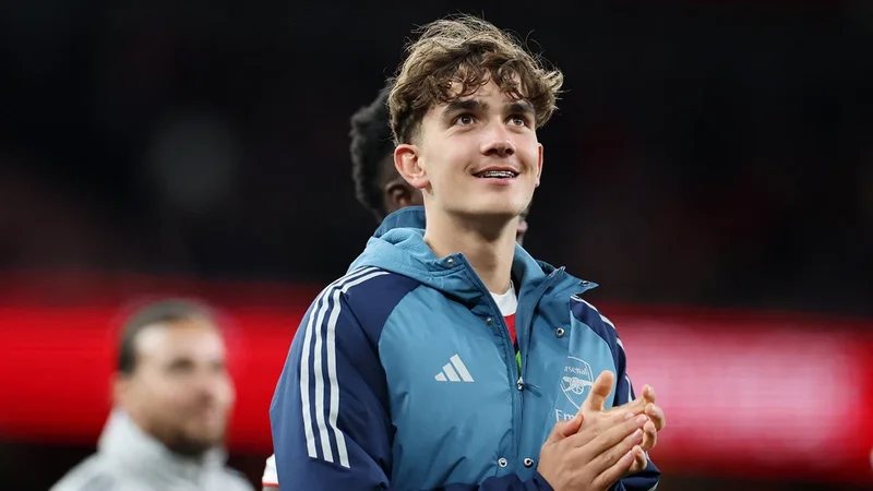 "Arsenal"ın 16 yaşlı futbolçusu tarix yazdı