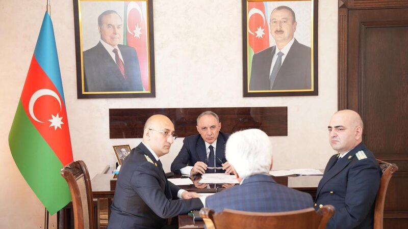 Baş prokuror Xankəndi şəhərində vətəndaşları qəbul etdi -