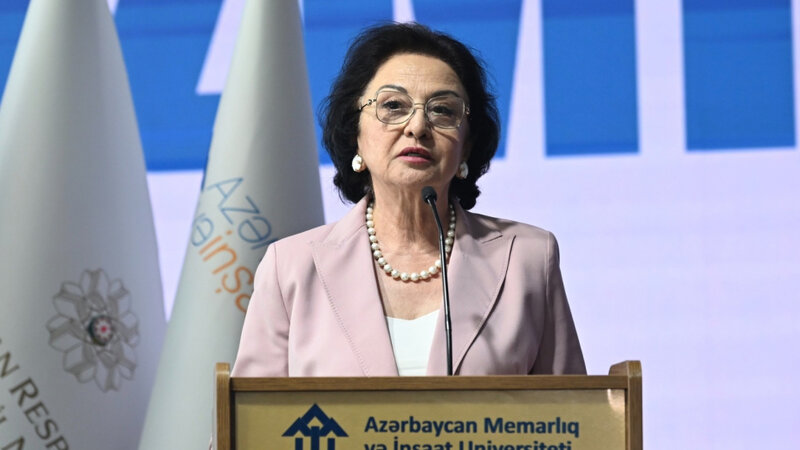 Rektor: Bir sahə üzrə ixtisaslaşma müasir şəhərlərin qarşısında duran mürəkkəb problemlərin həlli üçün kifayət etmir