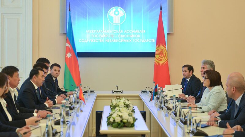 Sahibə Qafarova Rusiyada qırğızıstanlı həmkarı ilə görüşüb