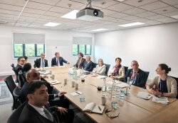 Emin Əmrullayev Böyük Britaniyanın Vorvik Universitetində olub