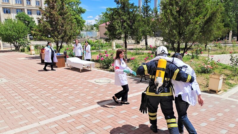 FHN Naxçıvan Tibb Kollecində fövqəladə hallarda davranış qaydaları barədə tədbir keçirib