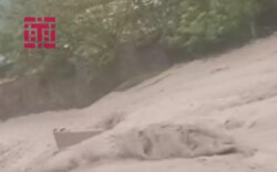 Şəkidə sel iki körpünü dağıtdı -