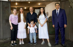 Leyla və Arzu Əliyeva Lənkəranda yerli sənətkarın yaradıcılığı ilə tanış olublar