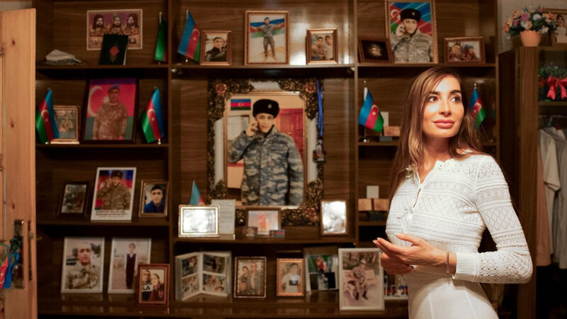 Leyla və Arzu Əliyeva Lənkəranda şəhid ailəsini ziyarət ediblər -