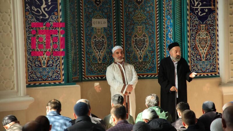 Gəncənin bütün məscidlərində bayram namazı qılındı -