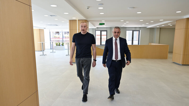 İlham Əliyev Xankəndidə əsaslı şəkildə yenidən qurulmuş Mədəniyyət Mərkəzinin açılışında iştirak edib