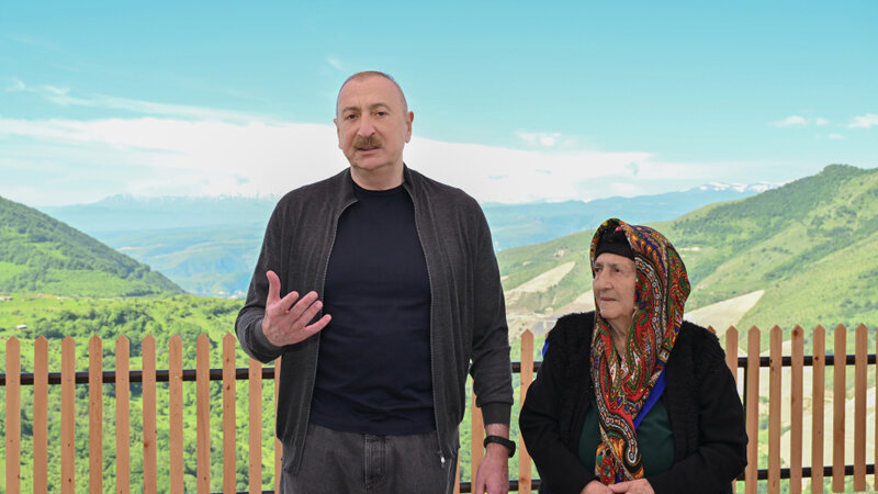 Azərbaycan Prezidenti: Müstəqillik Günü hər birimiz üçün çox əzizdir