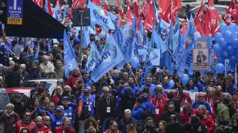 İtaliyada 24 saatlıq ümummilli tətil keçirilir