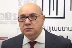 Səfir Qurgen Arsenyan təcili Moskvaya geri qayıdıb