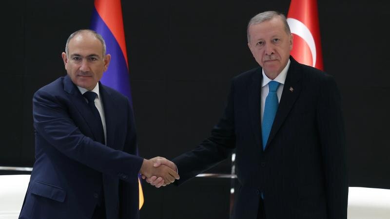 Ərdoğan və Paşinyan arasında telefon danışığı olub