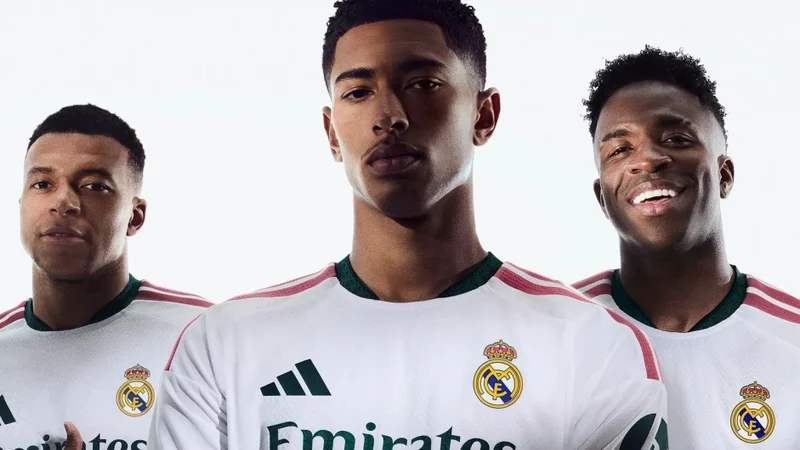 “Real Madrid” yeni ev formasını təqdim etdi