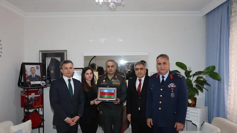 Azərbaycanın hərbi attaşesi Amasiyada şəhid ailələrini ziyarət etdi