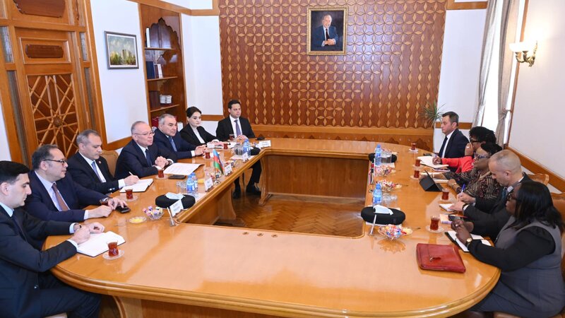 Konstitusiya Məhkəməsində Keniyanın Ali Məhkəməsinin sədri ilə görüş keçirildi -