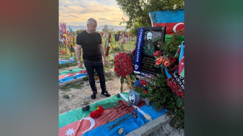 Qurban Qurbanov Allahverdi Bağırovun məzarını ziyarət etdi