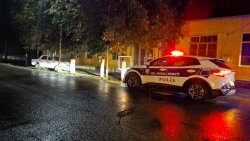 Avtomobil ağaca çırpıldı, sürücü öldü
