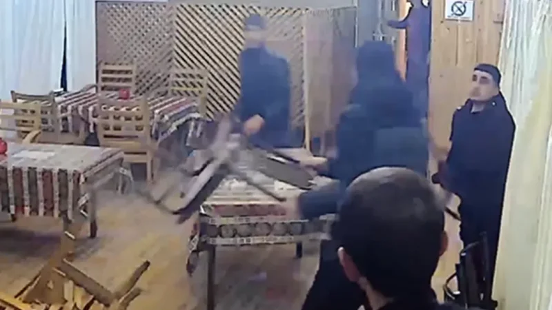 Ağstafada “Şamlıq” kafesində dava: “Üst-başım qan içində idi” – TƏFƏRRÜAT