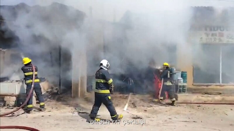 Bakıda mağazada yanğın oldu - VİDEO