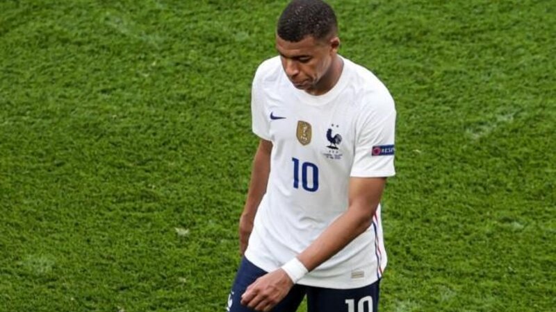 Mbappe zədə şübhəsi ilə Fransa millisinin məşqini erkən tərk etdi