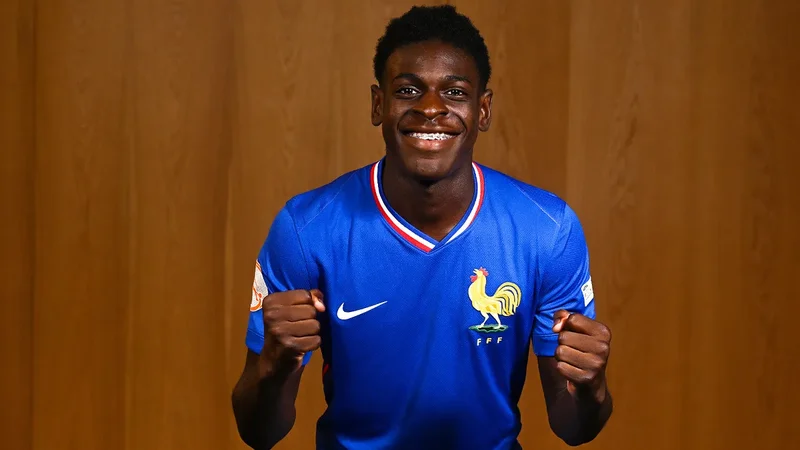 “Arsenal” PSJ-nin yetirməsini transfer edə bilər