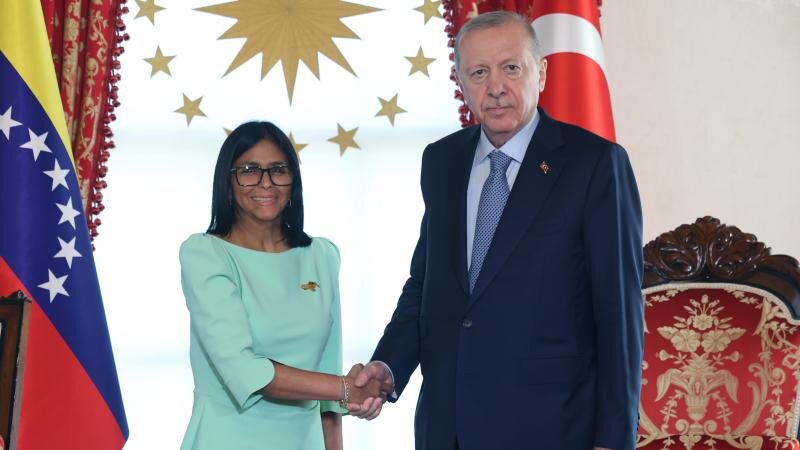 Ərdoğan Venesuela Prezidenti vəzifəsini icra edən Rodrigez ilə görüşüb