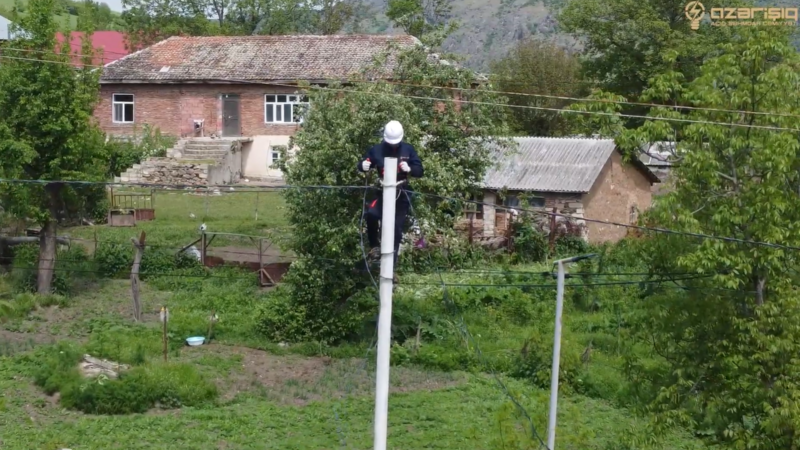 "Azərişıq" Lerikin ən ucqar dağ kəndlərində elektrik şəbəkəsini yeniləyir -