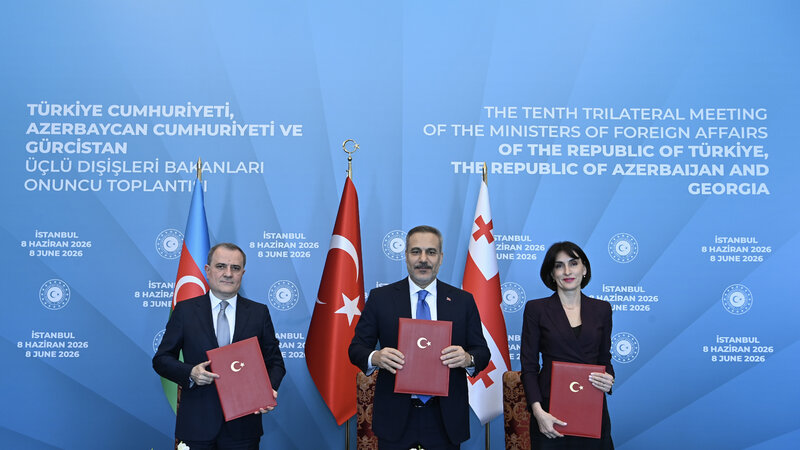 Türkiyə, Azərbaycan və Gürcüstan XİN başçıları İstanbul Bəyannaməsi imzaladı