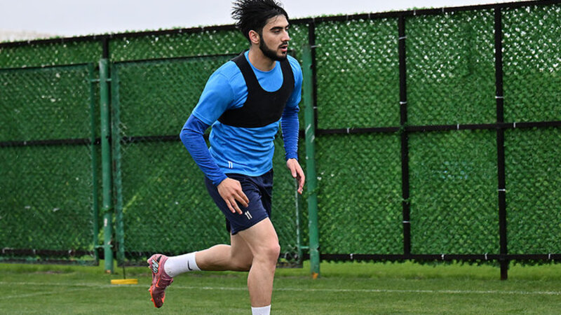 Azərbaycan millisinin futbolçusu düşərgədən ayrıldı