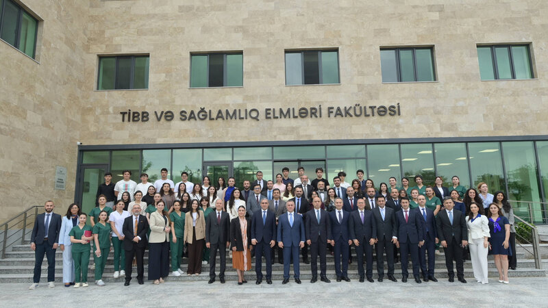Nazirlər Qarabağ Universitetinin Klinikasında olublar