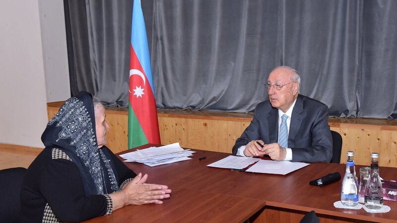 Zakir Fərəcov növbəti səyyar qəbul keçirdi