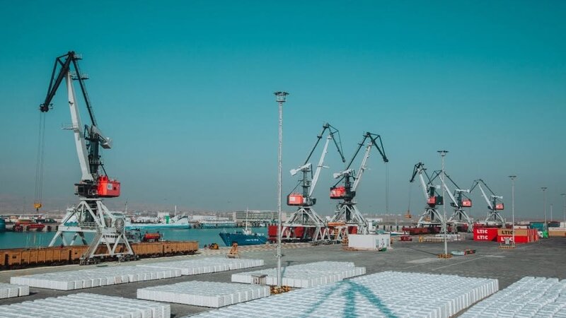 Bakı Limanında quru yük aşırılması 77% artıb