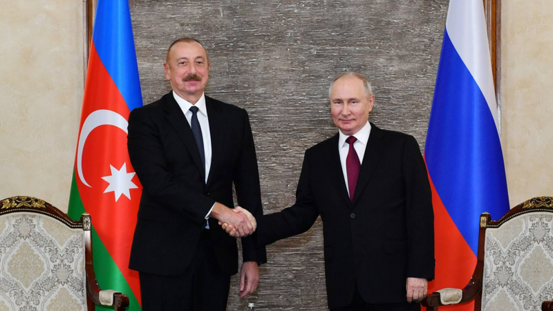 İlham Əliyev Putini təbrik etdi