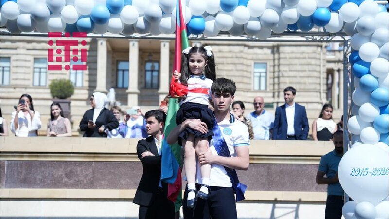 Bu gün Azərbaycan məktəblərində "Son zəng" keçirilir -