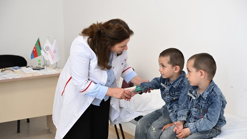 “Həmkardan həmkara qayğı ilə” sosial layihəsi çərçivəsində ödənişsiz tibbi müayinələr keçirilib