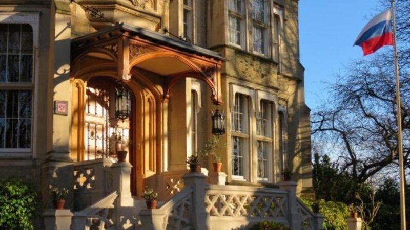 Rusiya səfirliyi Moskvanın Londondakı yanğınlarla əlaqəsinin olduğuna dair iddiaları rədd edib