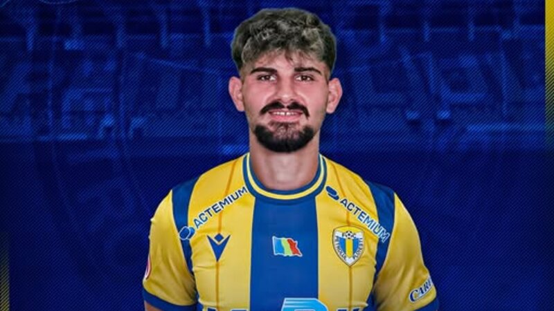 Azərbaycan millisinin futbolçusu Rumıniya klubuna keçdi