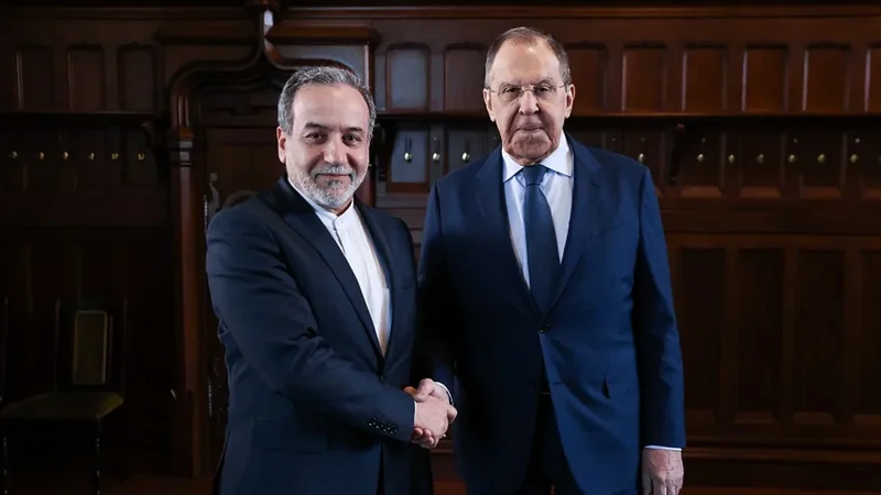 Əraqçi və Lavrov İran-ABŞ razılaşmasını müzakirə etdi
