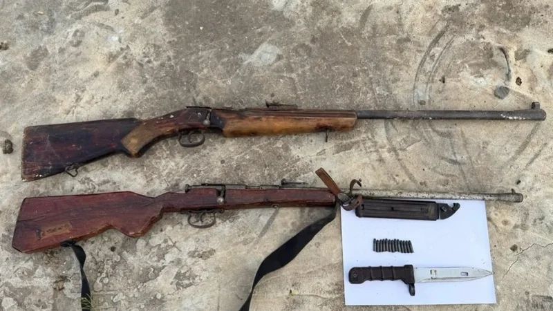 Həbsxanadakı məhkumun gizlətdiyi odlu silahlar və süngü bıçaq aşkarlandı