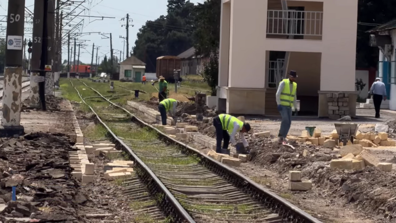 ADY Xaçmaz Dəmiryol Vağzalında əsaslı təmir işləri aparır -