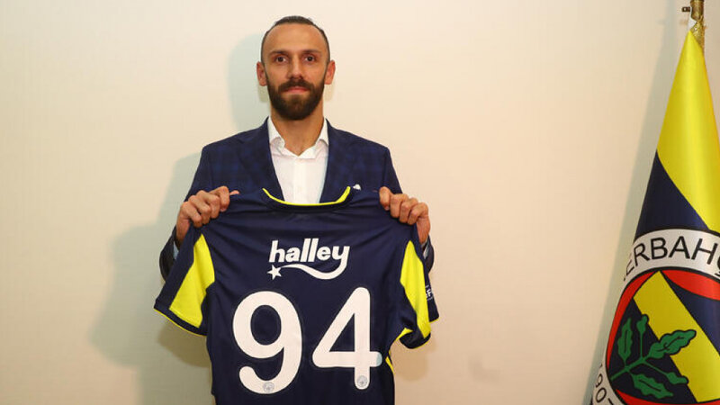 Vedat Muriqi İstanbula gəlir -