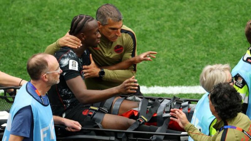 Kanada millisinin futbolçusu Konenin ayağında iki sümük sınığı aşkarlanıb