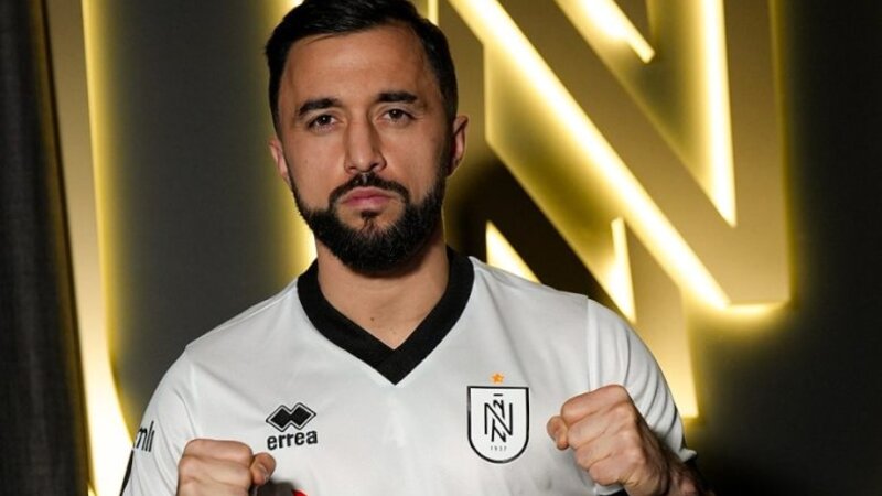 "Neftçi" Elvin Camalovla müqavilə yenilədi