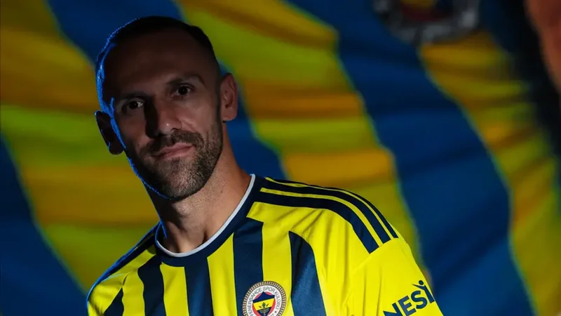 "Fənərbağça"nın transferi tarixə düşdü: Yalnız Ronaldu və Levandovskidən geri qalır