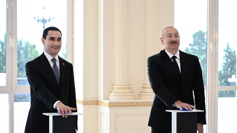 Azərbaycan Türkmənistana tanker hədiyyə etdi