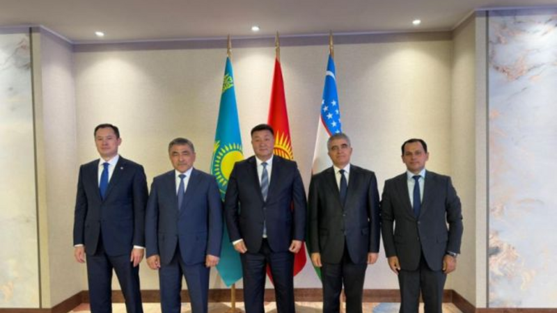 Qırğızıstan, Qazaxıstan və Özbəkistan su və enerji sahəsində əməkdaşlığı müzakirə edib
