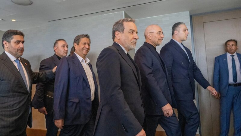 İran nümayəndə heyəti İsveçrədəki danışıqlardan sonra Tehrana yola düşdü