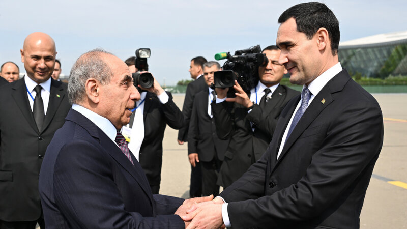 Sərdar Berdiməhəmmədov Azərbaycana gəldi